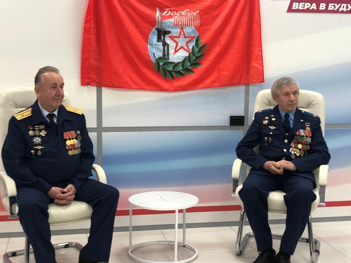 В Туле летчики и студенты встретились для «Разговора о важном» В Туле летчики и студенты встретились для «Разговора о важном»