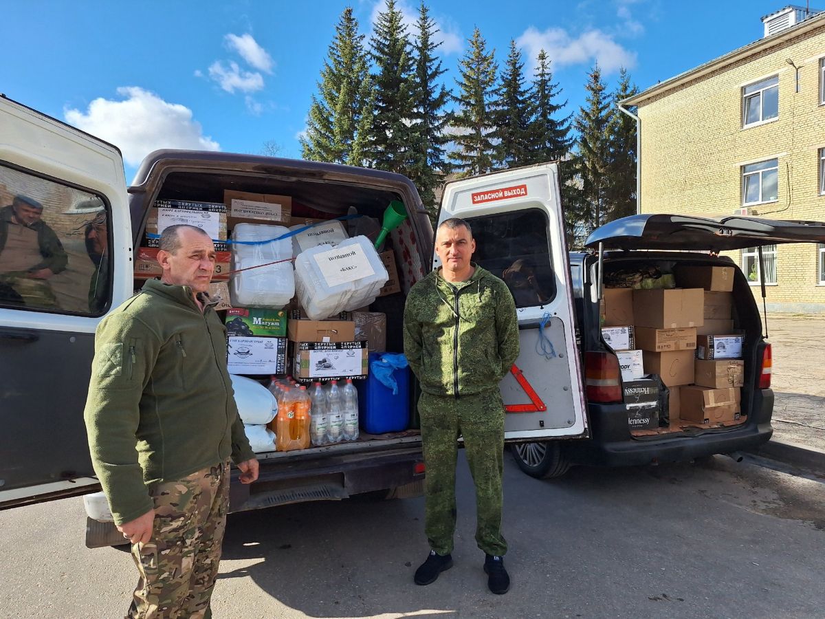 Из дома с любовью: чернские волонтеры повезли гостинцы доблестным защитникам Из дома с любовью: чернские волонтеры повезли гостинцы доблестным защитникам