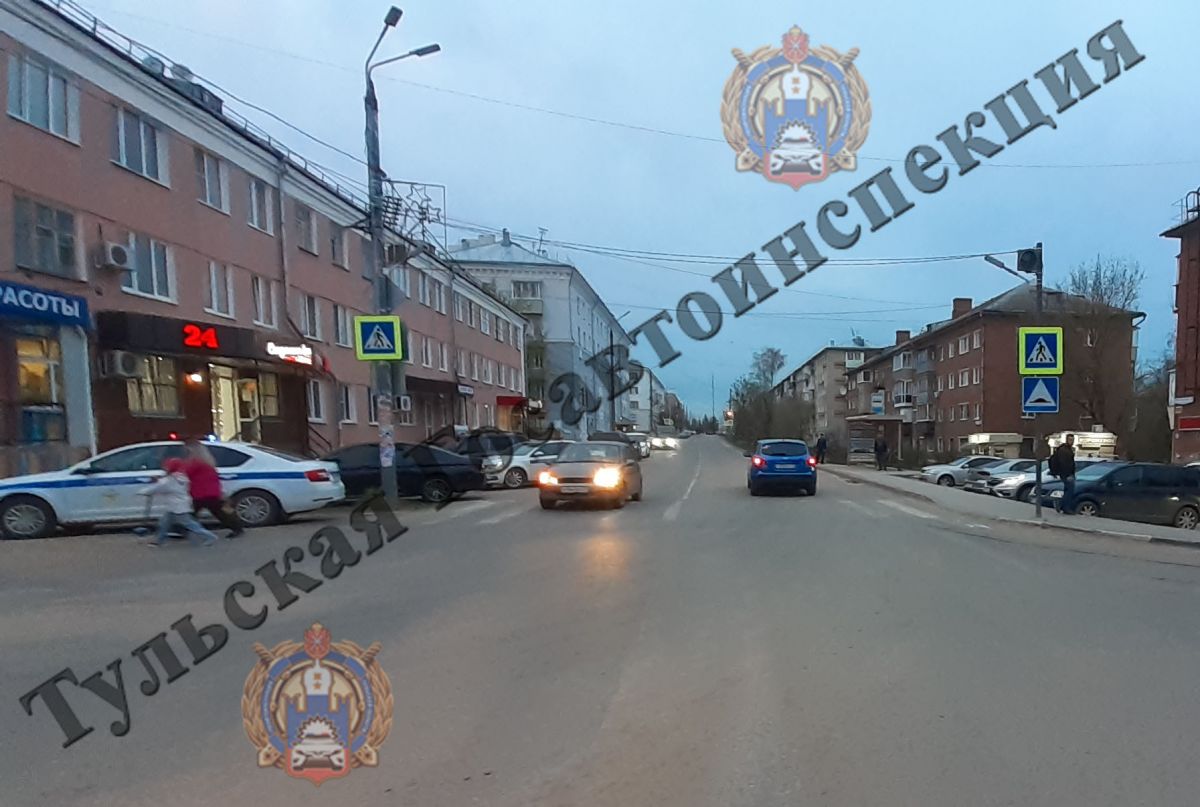 Под Тулой водитель повернул налево и сбил пешехода Под Тулой водитель повернул налево и сбил пешехода