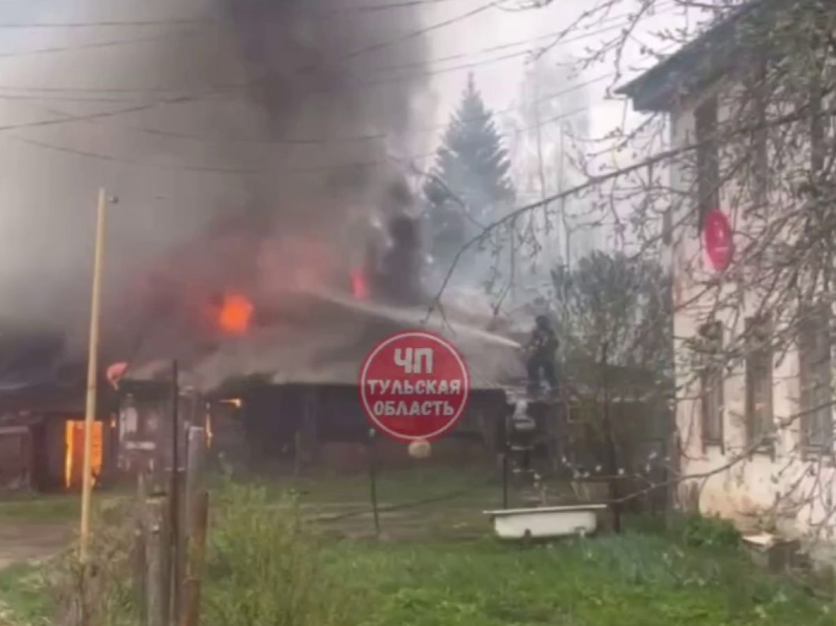 В Щекине горели сараи В Щекине горели сараи