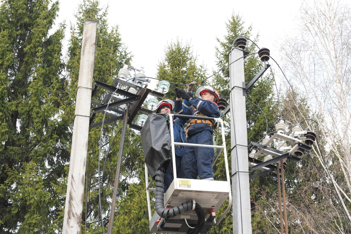 Энергетики «Тулэнерго» ликвидируют последствия непогоды Энергетики «Тулэнерго» ликвидируют последствия непогоды
