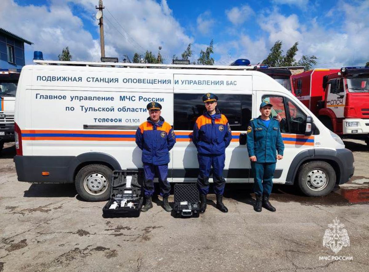 Сотрудники тульского МЧС спасли жизнь истекавшему кровью прохожему Сотрудники тульского МЧС спасли жизнь истекавшему кровью прохожему