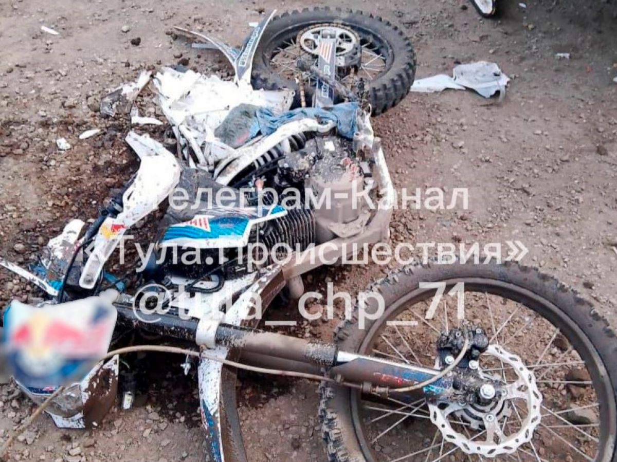 В Тульской области подросток не совладал с мотоциклом и попал под колеса автобуса В Тульской области подросток не совладал с мотоциклом и попал под колеса автобуса