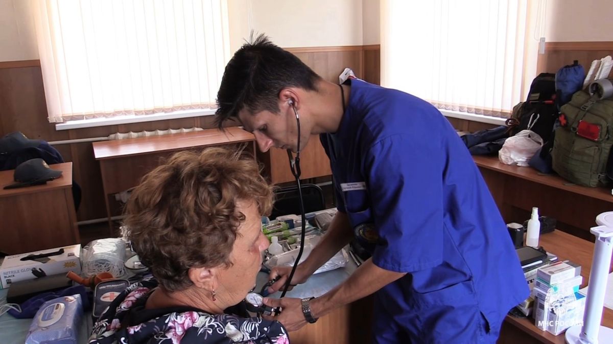 Тульские спасатели организовали медпункт в пункте временно размещения в Курской области Тульские спасатели организовали медпункт в пункте временно размещения в Курской области