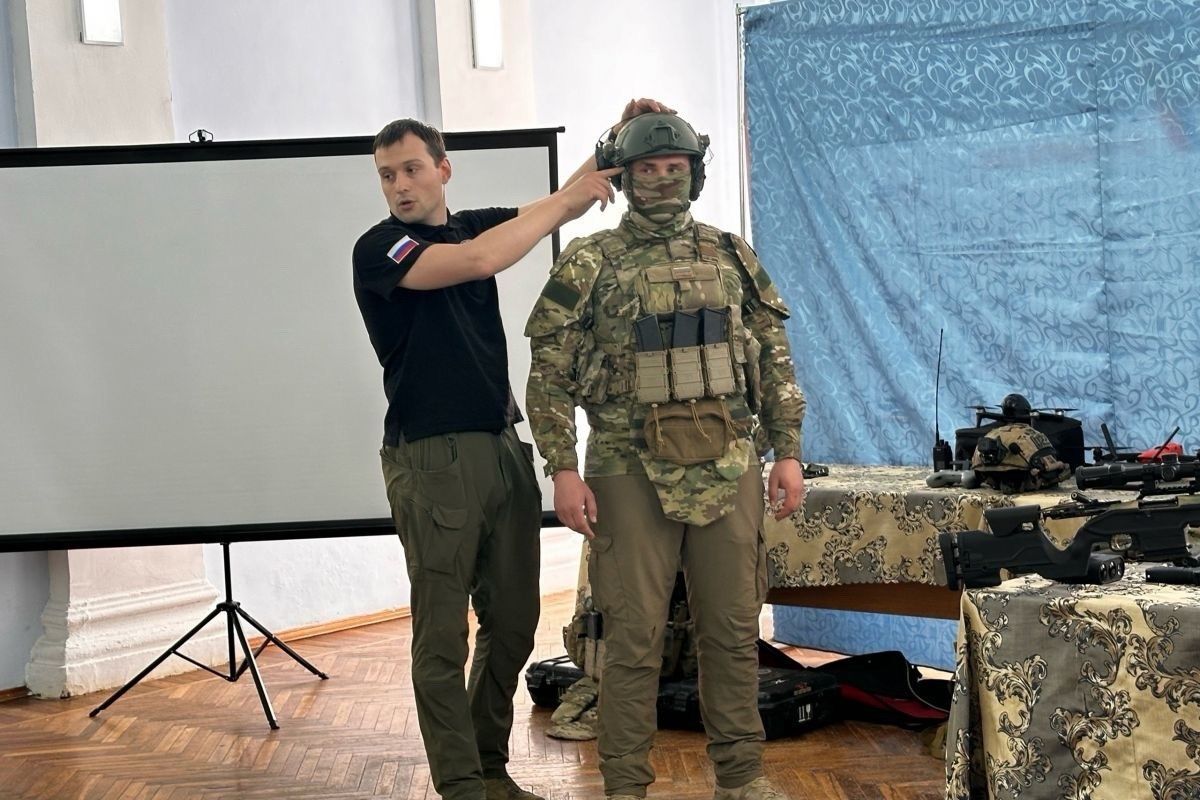 Ветеран боевых действий Владислав Трошин: «В Тульской области оказывается огромная помощь бойцам и семьям военнослужащих» Ветеран боевых действий Владислав Трошин: «В Тульской области оказывается огромная помощь бойцам и семьям военнослужащих»