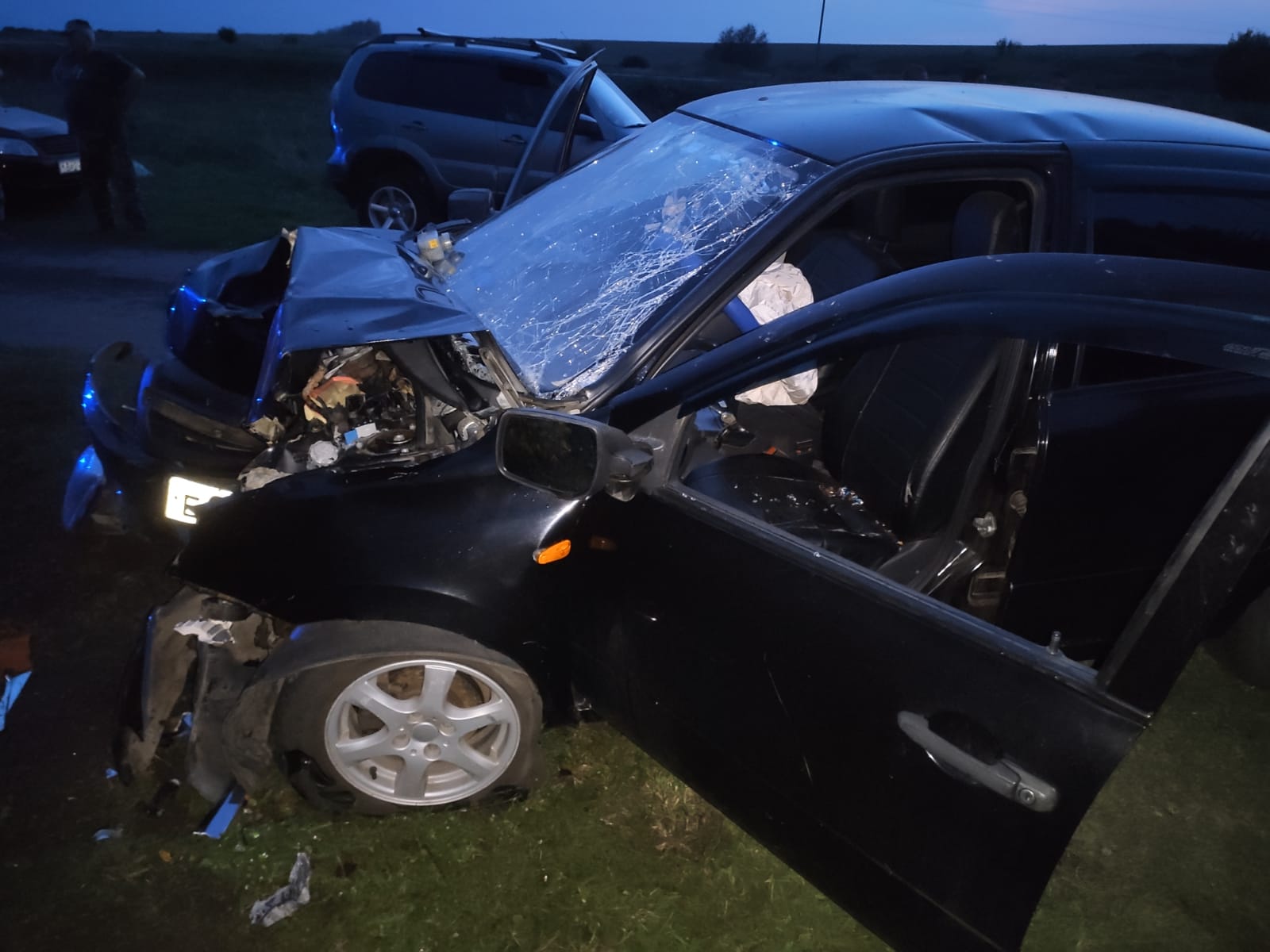 В Тульской области «Ладу Гранту» занесло в кирпичный забор В Тульской области «Ладу Гранту» занесло в кирпичный забор