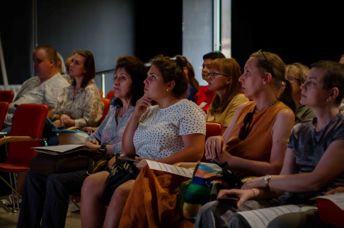 Педагоги из трех регионов России начали обучаться дизайну в Тульской области Педагоги из трех регионов России начали обучаться дизайну в Тульской области