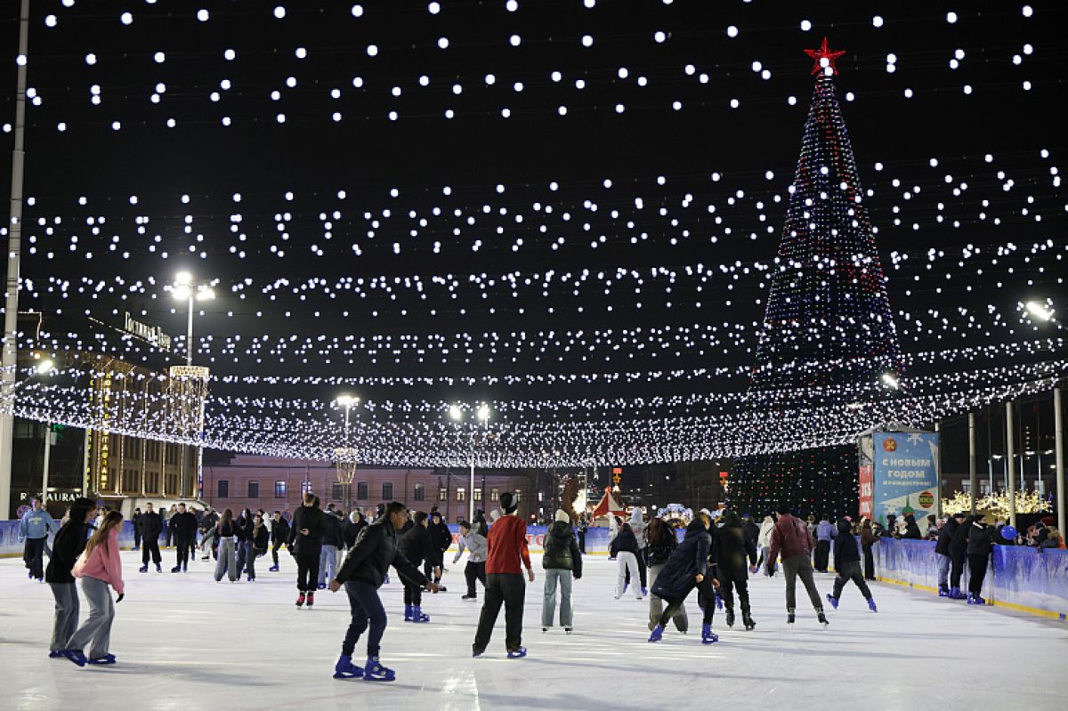 В Туле открылся Губернский каток В Туле открылся Губернский каток