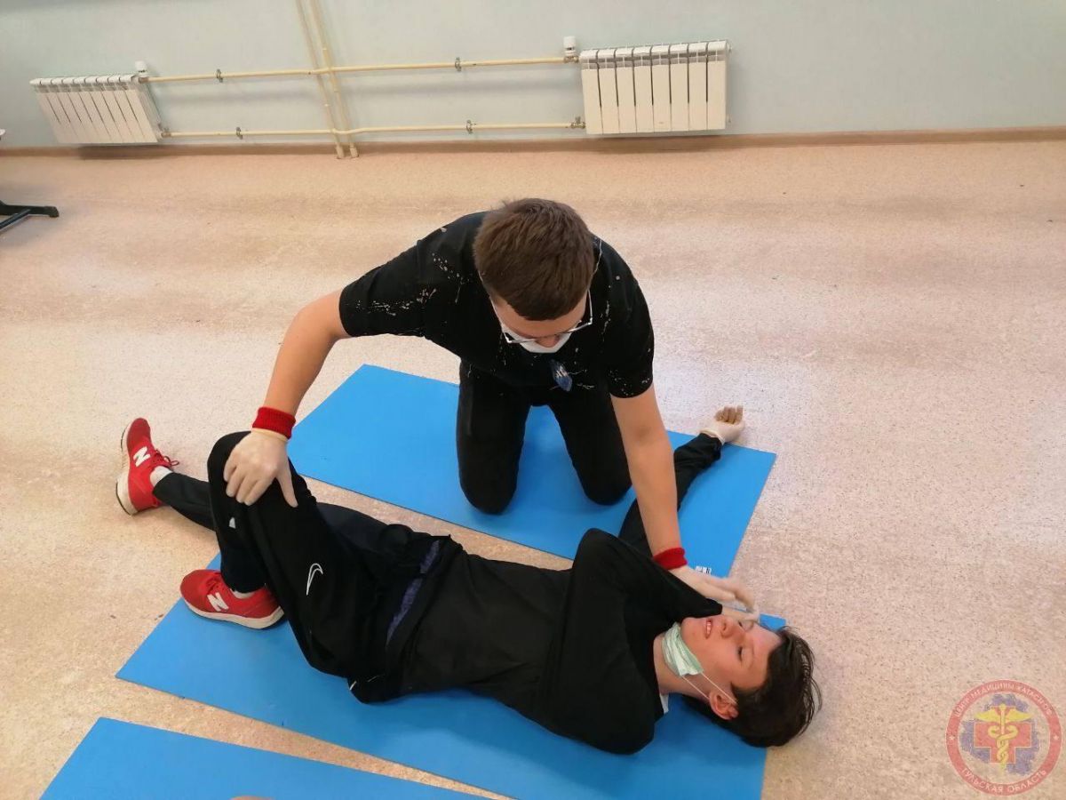 Тульские школьники выясняют, кто лучше оказывает первую помощь Тульские школьники выясняют, кто лучше оказывает первую помощь