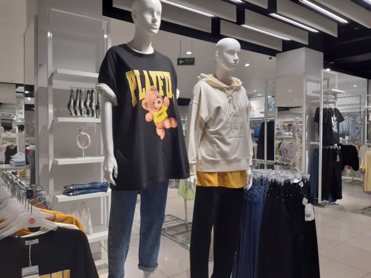 В магазинах Тулы конфисковали контрафактную обувь и вещи