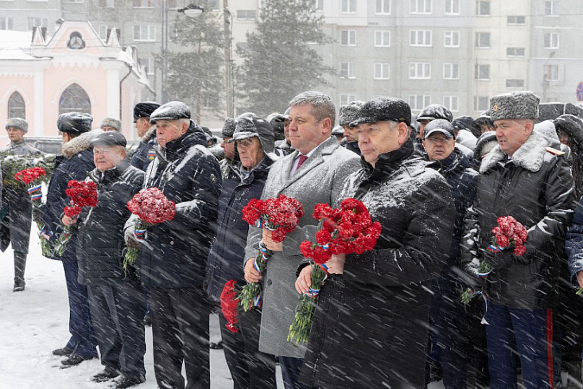 Тульские ветераны и школьники почтили память участников локальных войн и интернациональных конфликтов Тульские ветераны и школьники почтили память участников локальных войн и интернациональных конфликтов