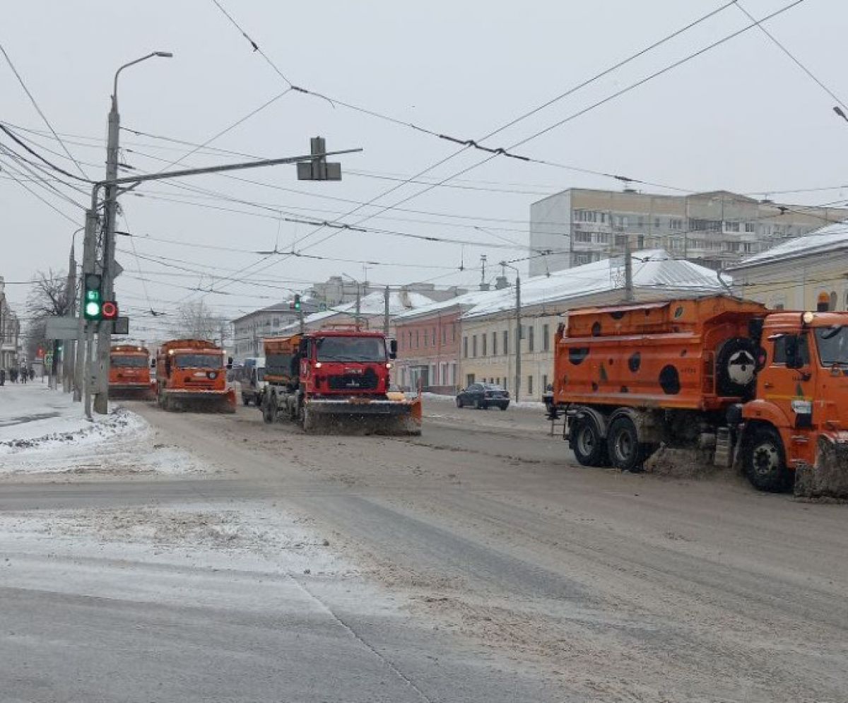 В Туле коммунальщики вступили в активную борьбу со снегом В Туле коммунальщики вступили в активную борьбу со снегом