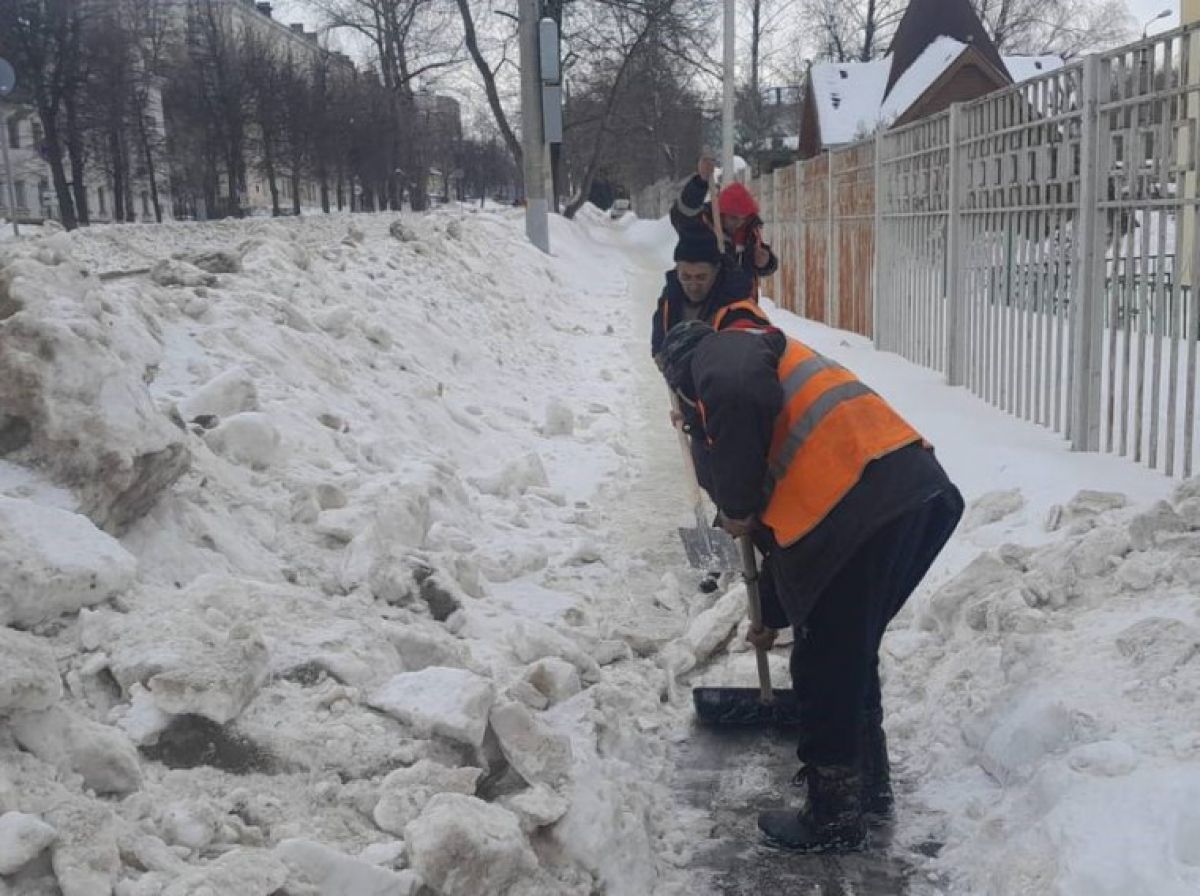 В ночь рабочие и техника коммунального хозяйства выйдут на улицу Октябрьскую и Красноармейский проспект В ночь рабочие и техника коммунального хозяйства выйдут на улицу Октябрьскую и Красноармейский проспект