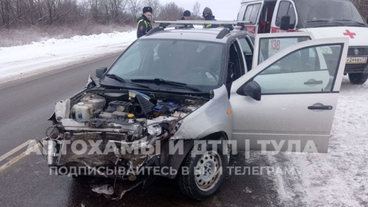 В Щекинском районе в лобовом столкновении пострадал мужчина В Щекинском районе в лобовом столкновении пострадал мужчина