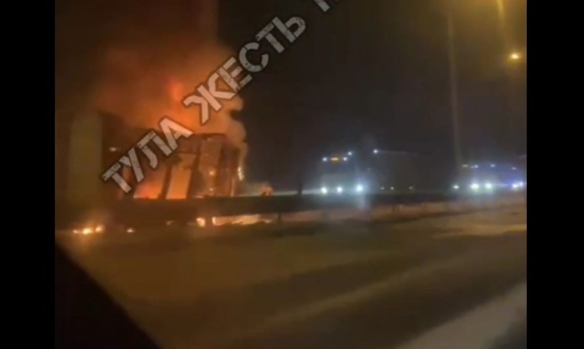 Ночью в Тульской области сгорел грузовик Ночью в Тульской области сгорел грузовик