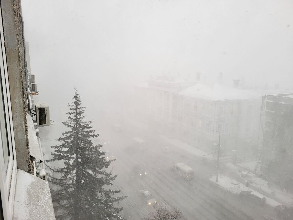 В Тулу ворвалась черная метель В Тулу ворвалась черная метель