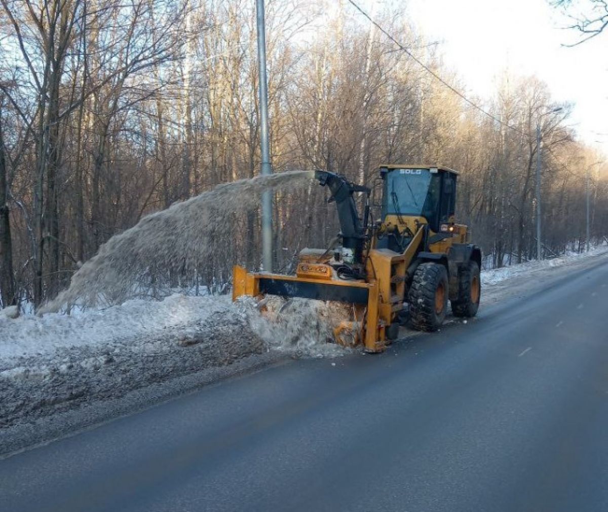 В Туле от лишнего снега освободят улицу Октябрьскую В Туле от лишнего снега освободят улицу Октябрьскую