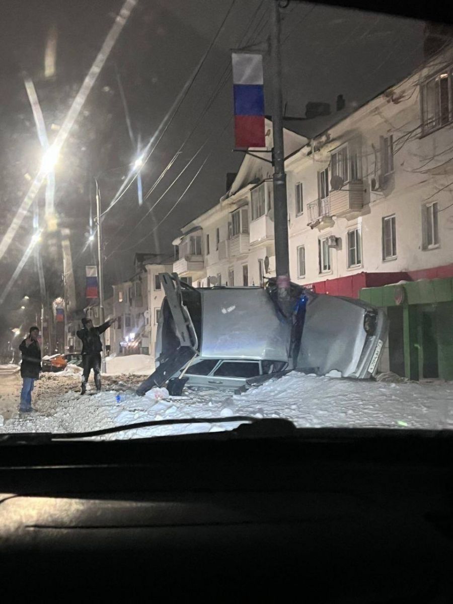 Пьяный житель Тульской области налетел на опору ЛЭП Пьяный житель Тульской области налетел на опору ЛЭП