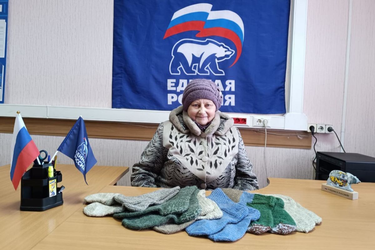 Любовь Колузаева: «Связанные носки – частичка тепла, которой мы делимся с нашими бойцами» Любовь Колузаева: «Связанные носки – частичка тепла, которой мы делимся с нашими бойцами»