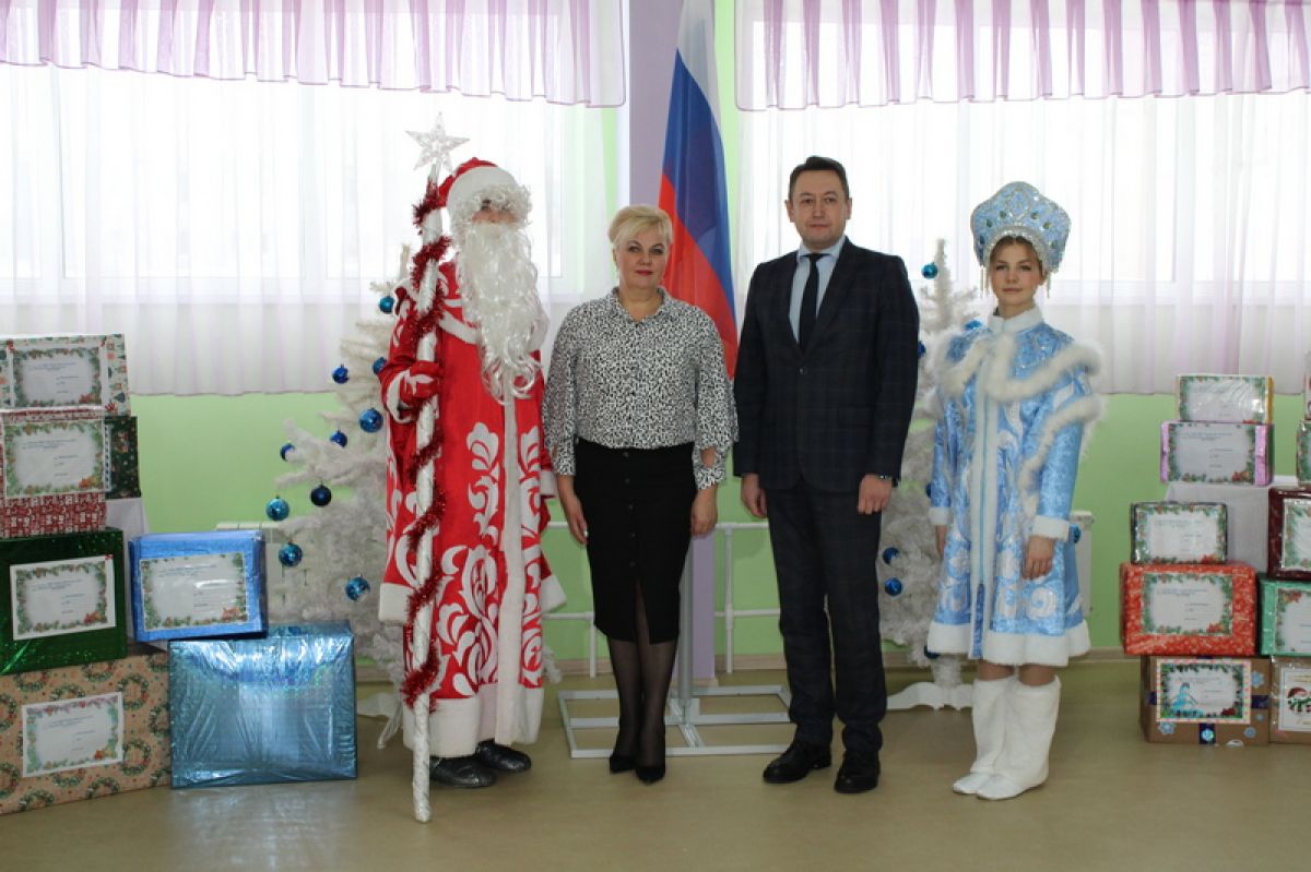 Дети из Новомосковска отправили подарки участникам СВО