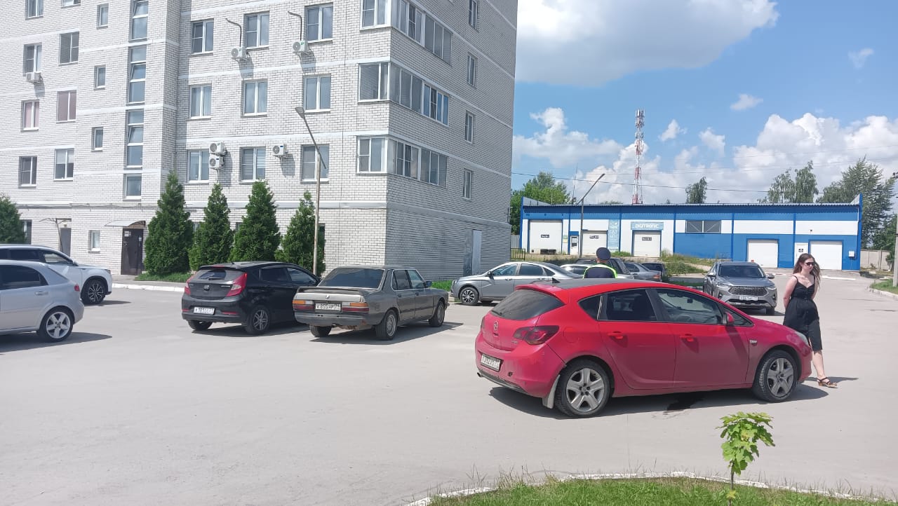 В Большой Туле автоледи сбила маленького велосипедиста В Большой Туле автоледи сбила маленького велосипедиста