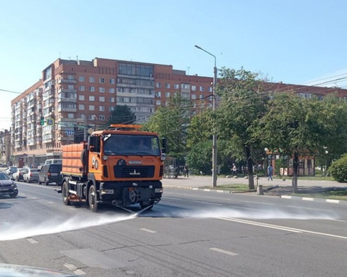 Уборка в городе: в Туле помыли и подмели десятки дорог Уборка в городе: в Туле помыли и подмели десятки дорог