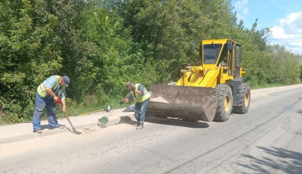Тульские рабочие не оставили ни капли грязи на улицах города Тульские рабочие не оставили ни капли грязи на улицах города