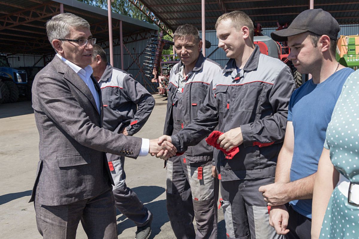 Дмитрий Миляев встретился с аграриями Тепло-Огаревского района Дмитрий Миляев встретился с аграриями Тепло-Огаревского района