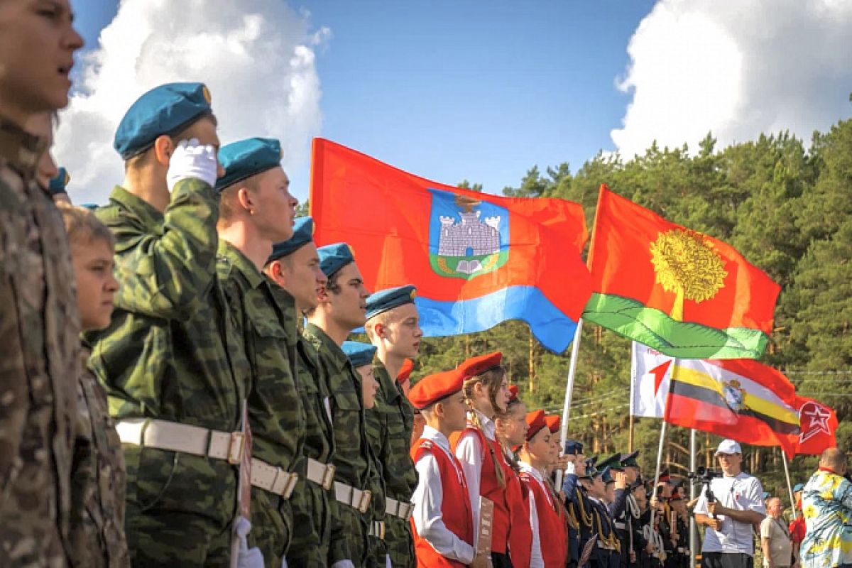 В Тульской области более 300 подростков участвуют в окружном этапе «Зарницы» В Тульской области более 300 подростков участвуют в окружном этапе «Зарницы»