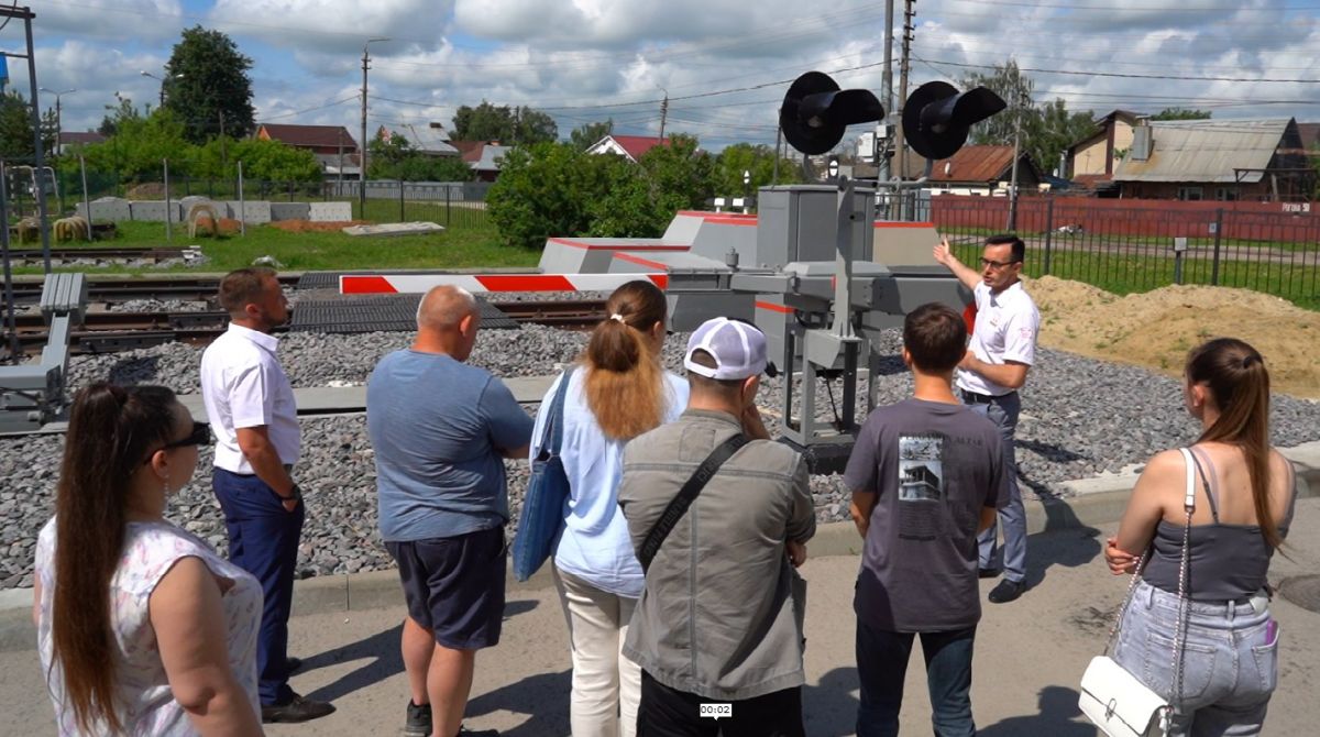 Железнодорожники напомнили будущим водителям правила пересечения путей в учебном центре МЖД в Тульской области Железнодорожники напомнили будущим водителям правила пересечения путей в учебном центре МЖД в Тульской области