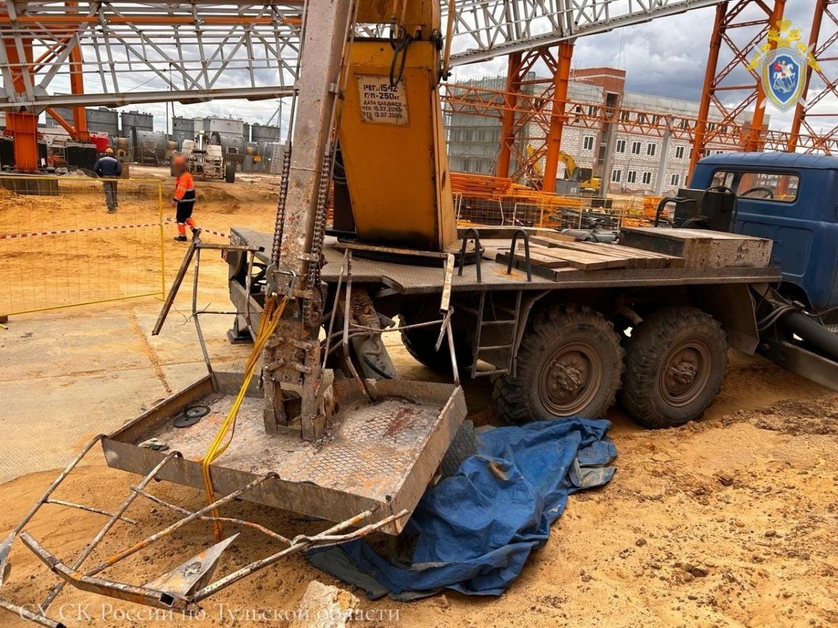 Двое мужчин в Узловой свалились с высоты в люльке автовышки: расследование дела завершено Двое мужчин в Узловой свалились с высоты в люльке автовышки: расследование дела завершено