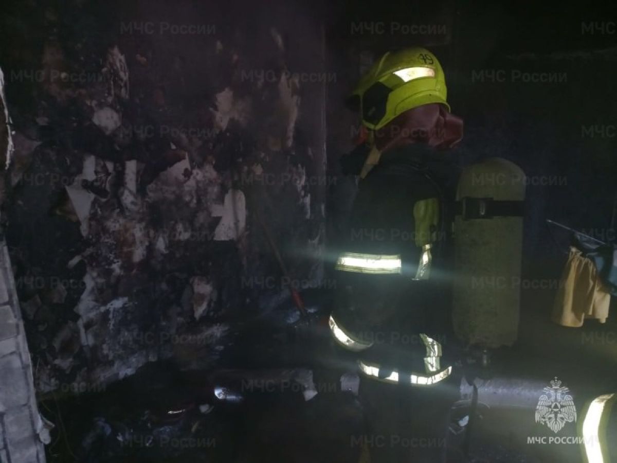 Непотушенная сигарета стала причиной возгорания квартиры в Тульской области Непотушенная сигарета стала причиной возгорания квартиры в Тульской области