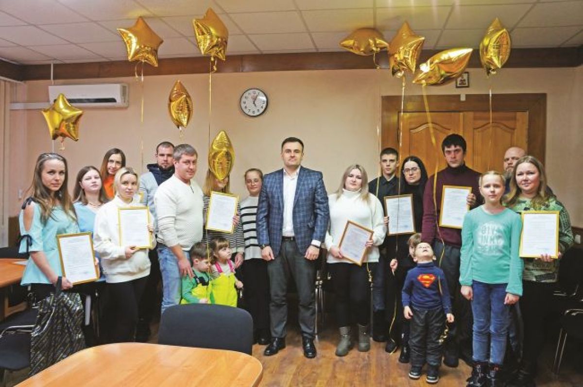 В Богородицком районе десять семей получили сертификаты на покупку жилья В Богородицком районе десять семей получили сертификаты на покупку жилья