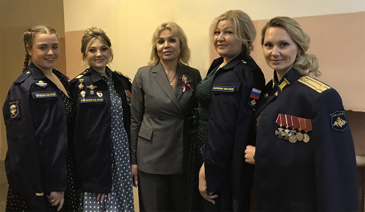 Ольга Слюсарева посетила концерт для участников спецоперации Ольга Слюсарева посетила концерт для участников спецоперации