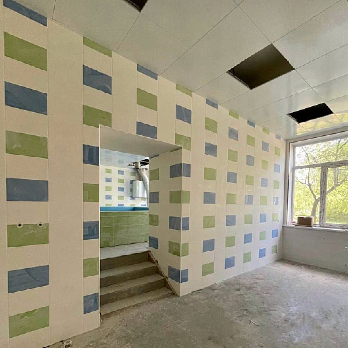 Детская поликлиника в Новомосковске становится яркой и уютной Детская поликлиника в Новомосковске становится яркой и уютной