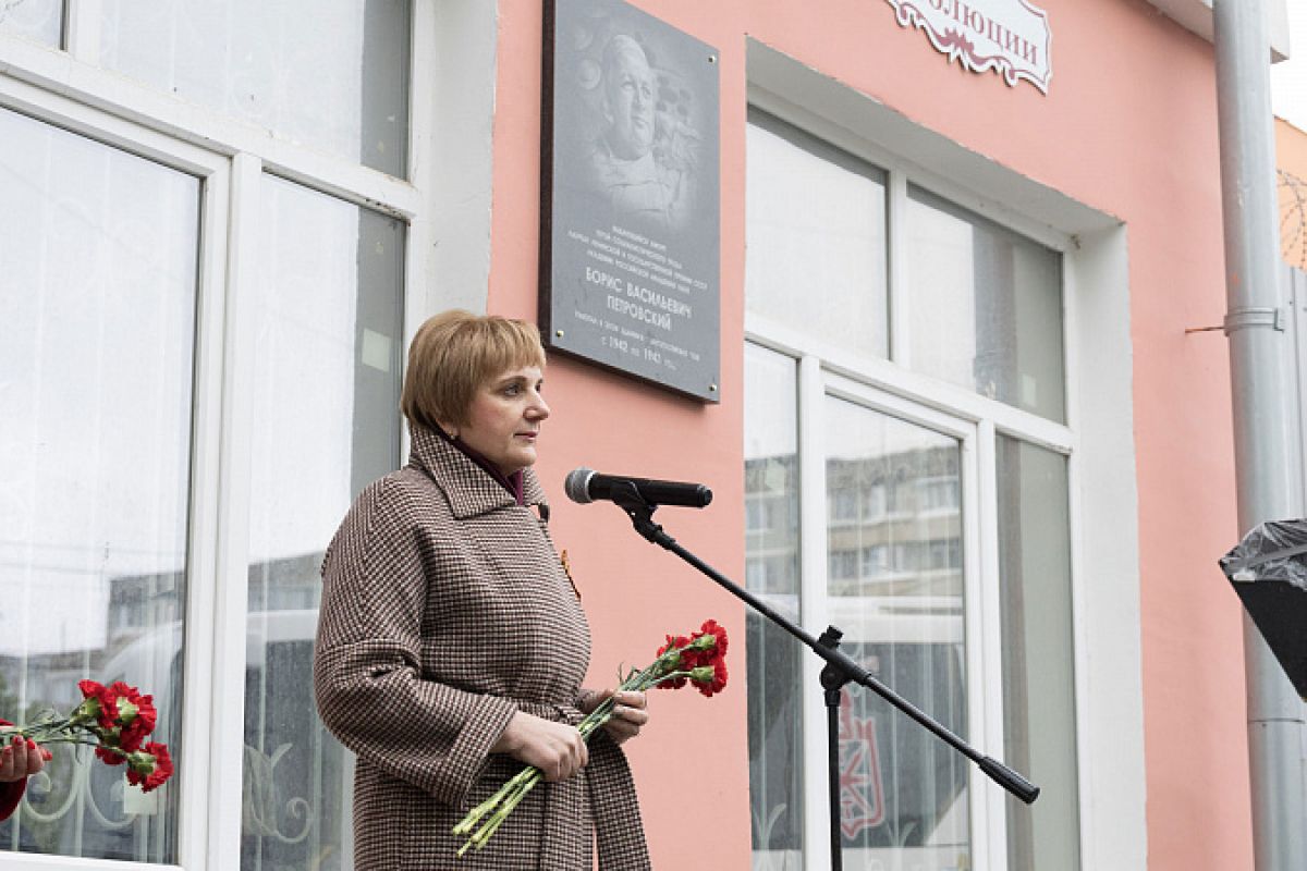 В Туле хирургу Борису Петровскому посвятили мемориальную доску В Туле хирургу Борису Петровскому посвятили мемориальную доску