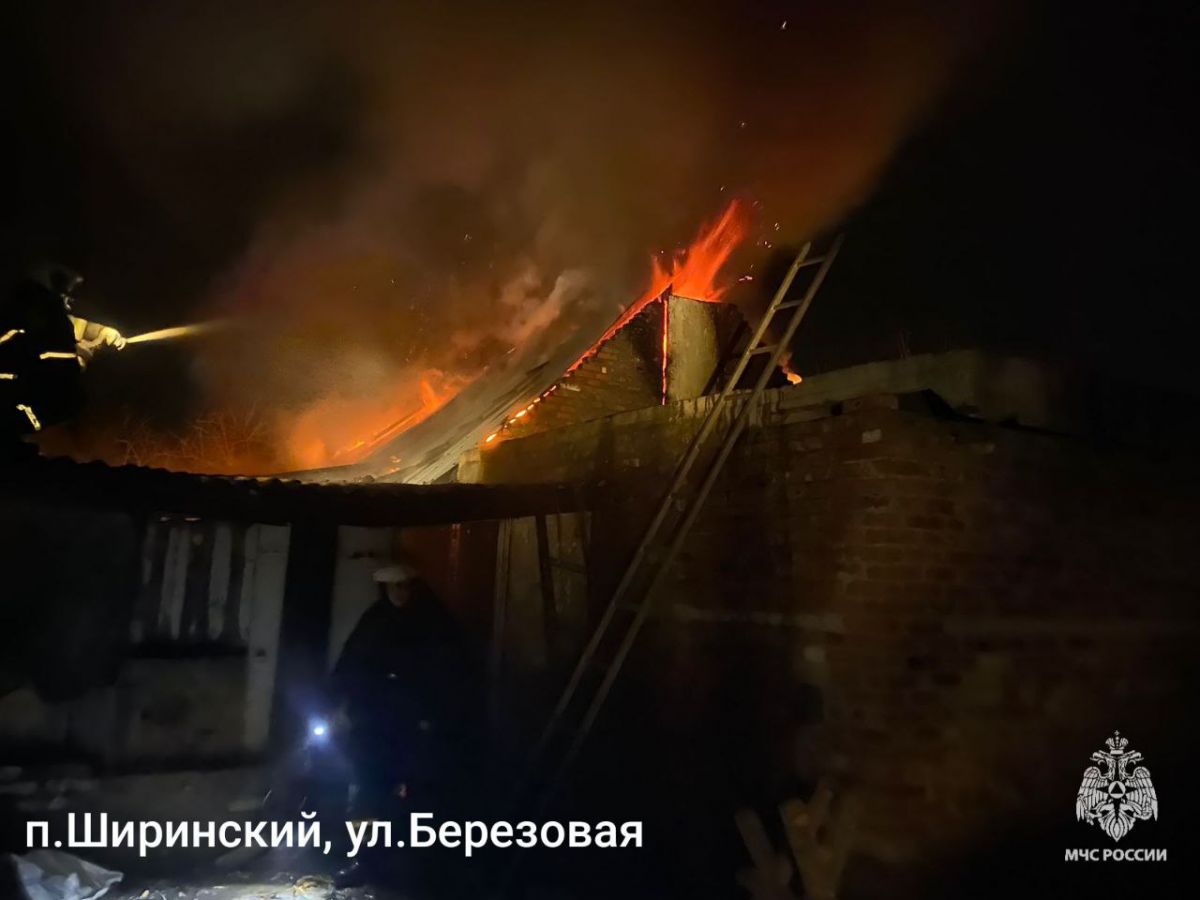 За сутки огонь повредил в Тульской области два дома, две машины и квартиру