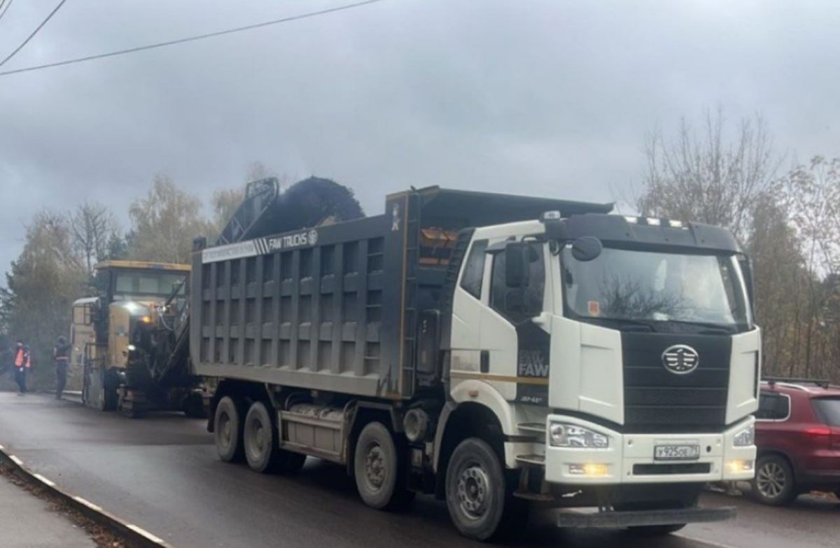 В Алексине продолжается ремонт дорог В Алексине продолжается ремонт дорог