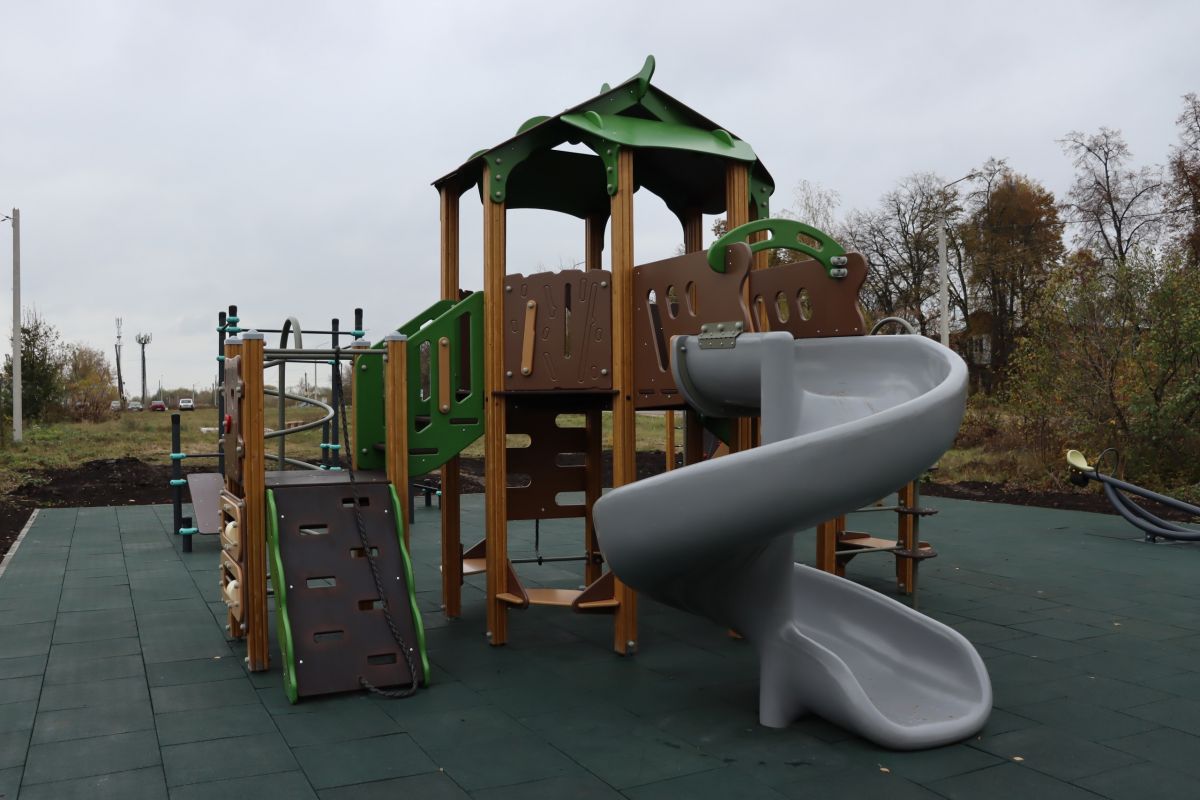В Кимовске в Центральном парке установят новую площадку для детей В Кимовске в Центральном парке установят новую площадку для детей