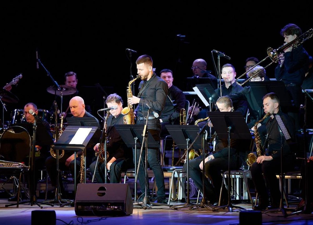 Биг-бенд Тульской филармонии представит известные мелодии в необычных и классических аранжировках Биг-бенд Тульской филармонии представит известные мелодии в необычных и классических аранжировках