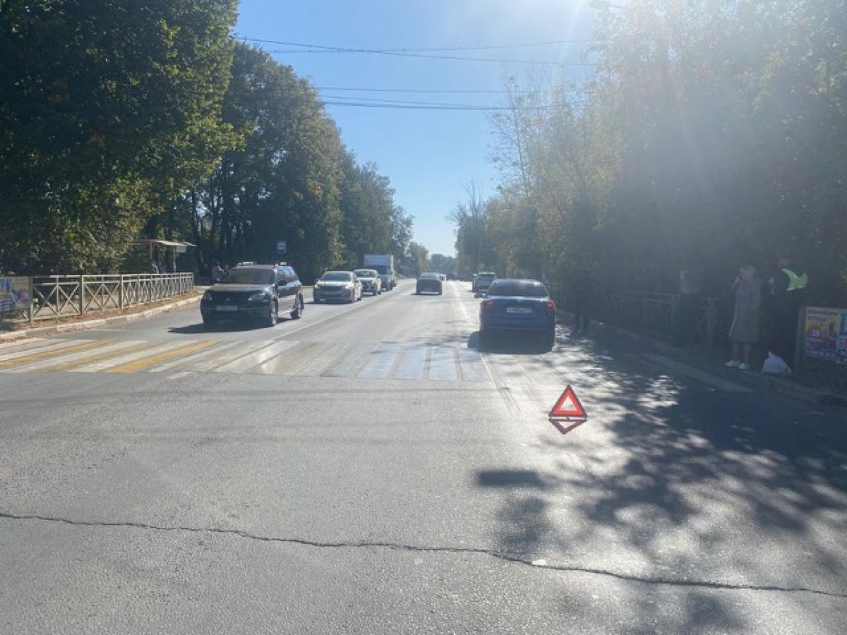 В Новомосковске мужчина на машине сбил мужчину на «зебре» В Новомосковске мужчина на машине сбил мужчину на «зебре»