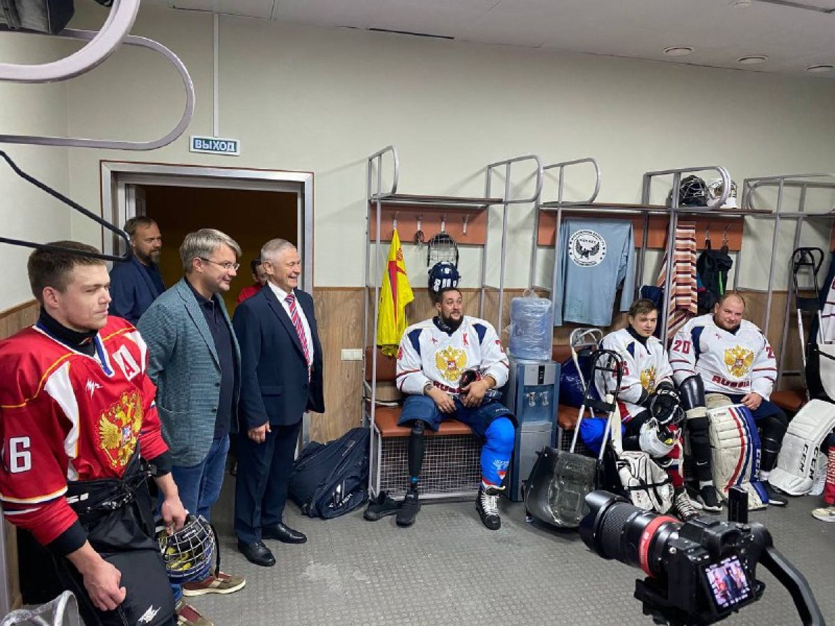 В Тульской области ветераны СВО встретились с членами параолимпийской сборной по следж-хоккею В Тульской области ветераны СВО встретились с членами параолимпийской сборной по следж-хоккею