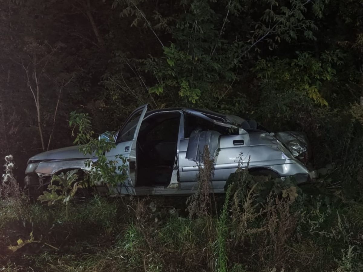 В Тульской области водитель не справился со своей машиной и улетел в кювет В Тульской области водитель не справился со своей машиной и улетел в кювет