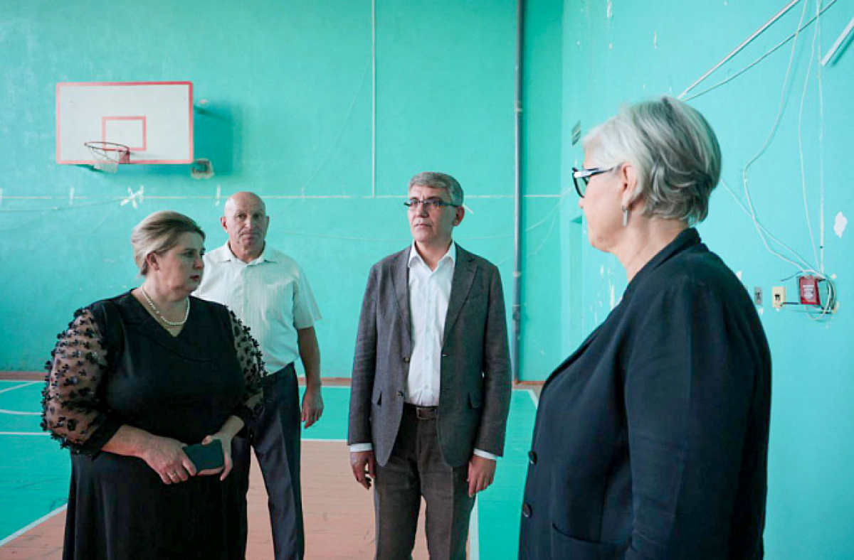 В Каменском районе благоустроят территорию школы и отремонтируют ДК В Каменском районе благоустроят территорию школы и отремонтируют ДК