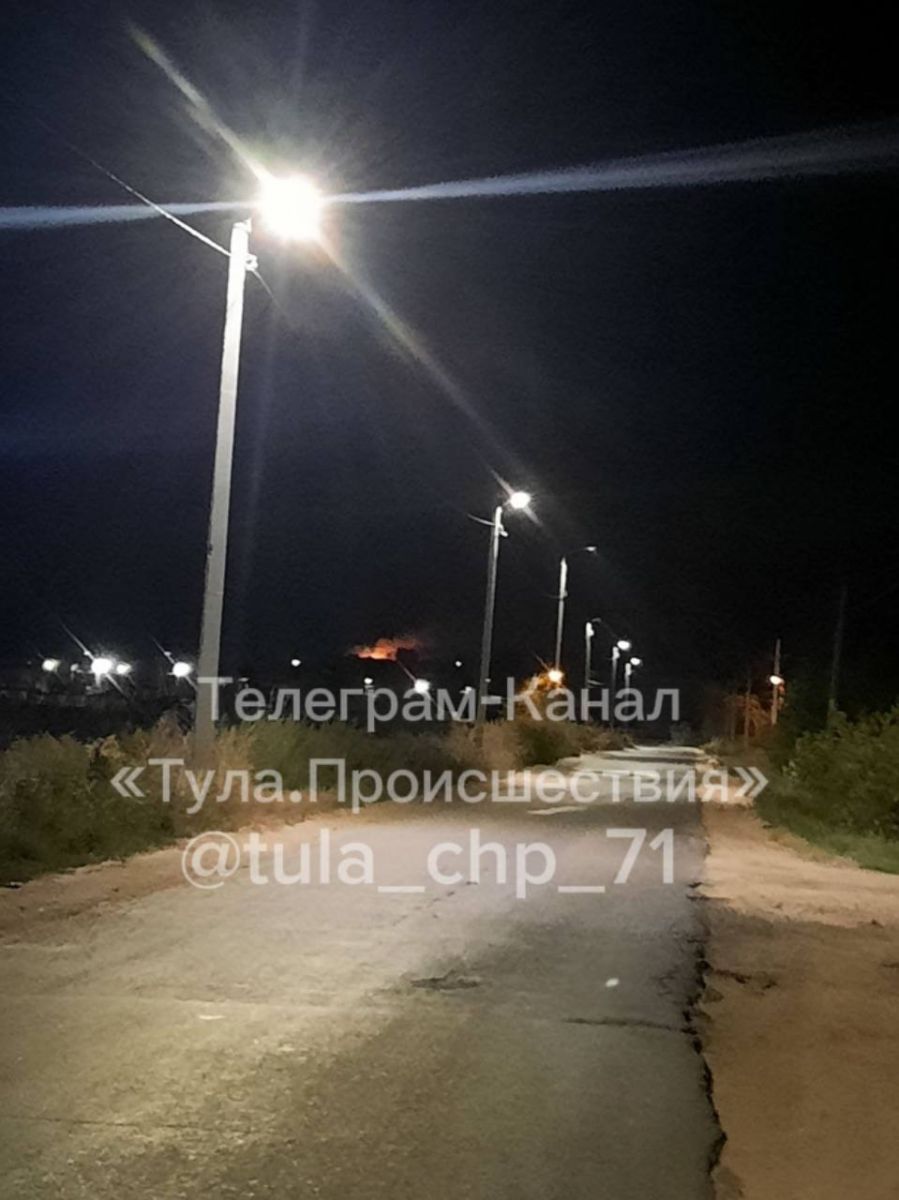 В тульских Горельских выселках сгорела сухая трава В тульских Горельских выселках сгорела сухая трава