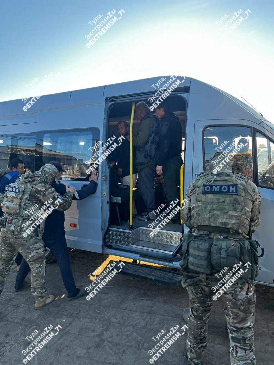 В Туле на овощной ферме обнаружили нелегальных мигрантов В Туле на овощной ферме обнаружили нелегальных мигрантов