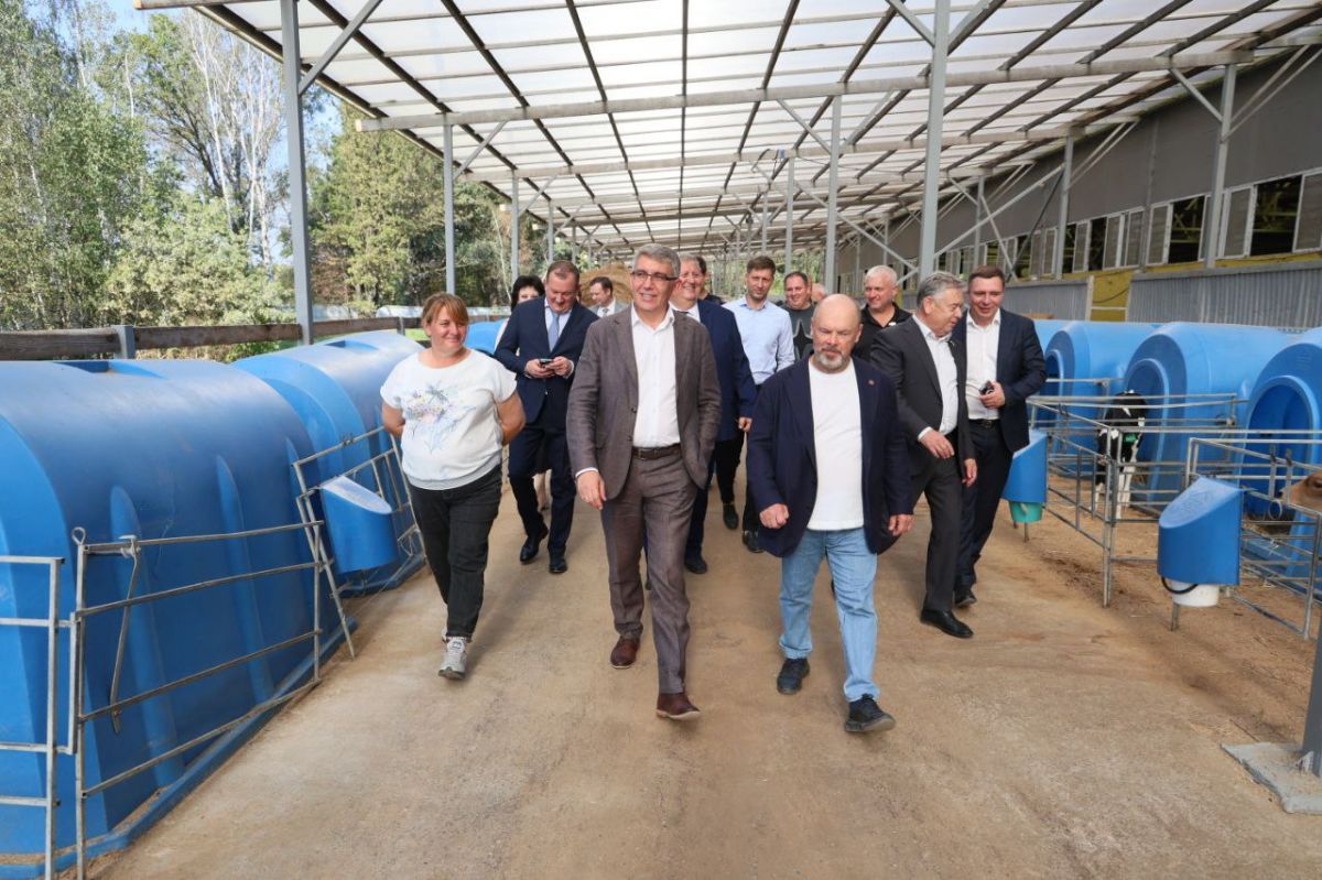 Врио губернатора осмотрел сельхозпредприятие Суворовского района Врио губернатора осмотрел сельхозпредприятие Суворовского района