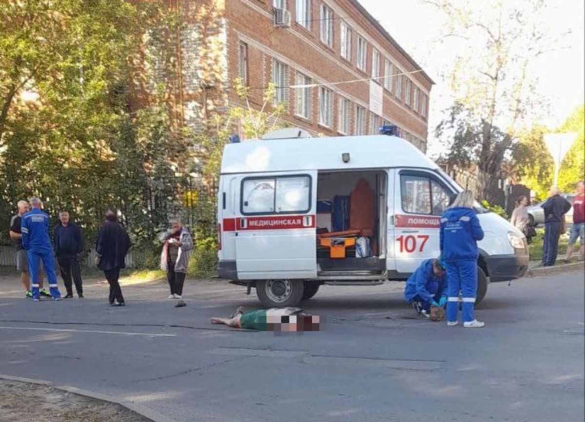 В Киреевске под колесами автомобиля погиб велосипедист В Киреевске под колесами автомобиля погиб велосипедист