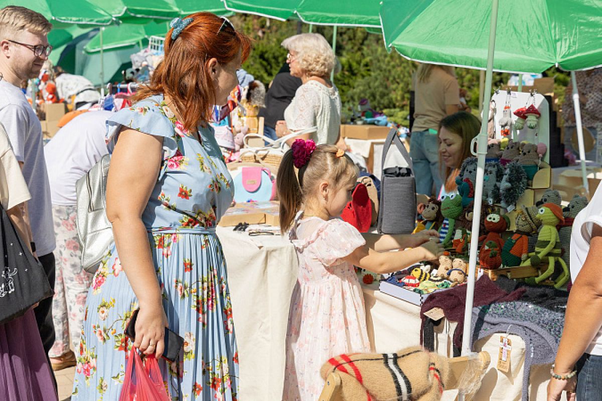 Производители Тулы представили свою продукцию на осенней ярмарке самозанятых Производители Тулы представили свою продукцию на осенней ярмарке самозанятых