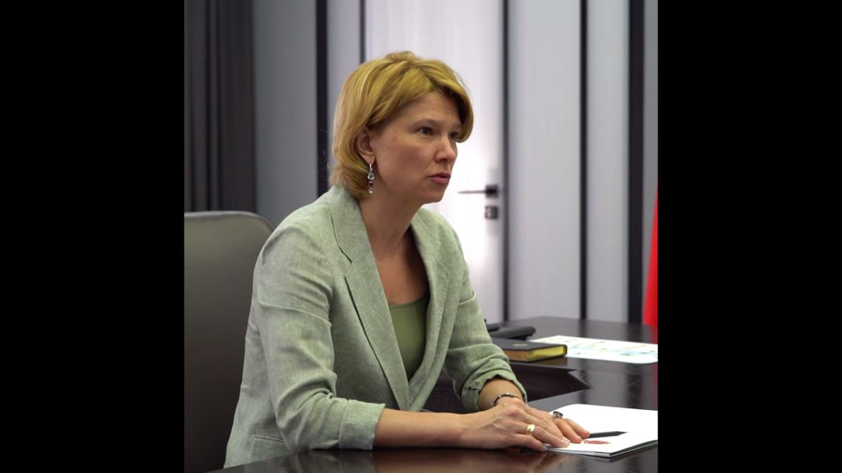 Министру сельского хозяйства РФ покажут, как в Тульской области растут розы и разводят коз Министру сельского хозяйства РФ покажут, как в Тульской области растут розы и разводят коз